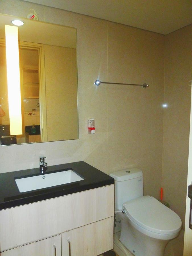 Pinnacle Apartment Pandanaran Semarang Extérieur photo